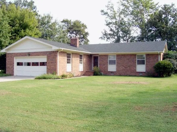 1702 Crescent Dr, Elizabeth City, NC 27909
