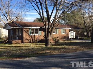 811 W Walnut St, Selma, NC 27576