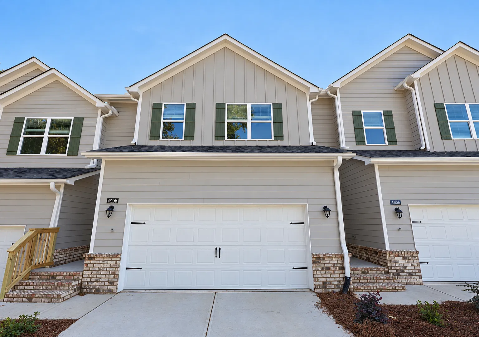Now Leasing! 4 Bedrooms + Basement — Photo 1