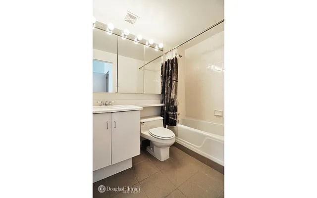 Rented by Douglas Elliman | media 4