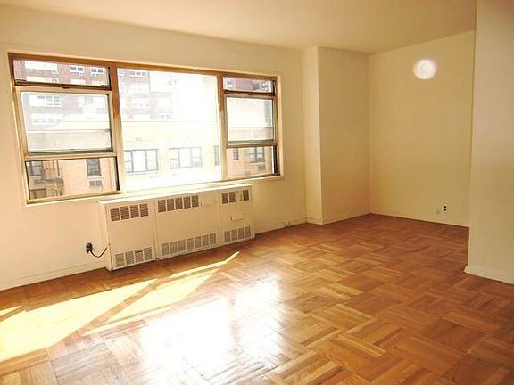 3rd image of 311 E 71st St APT 7D
