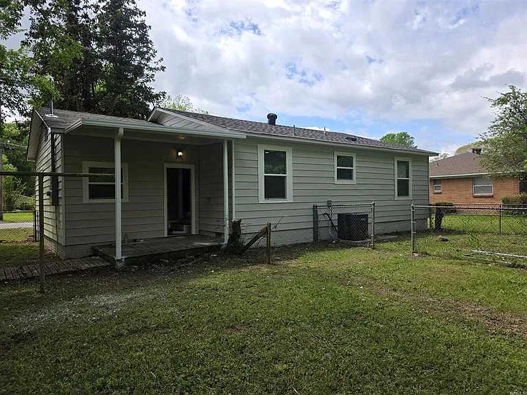 407 Rock St — Photo 13
