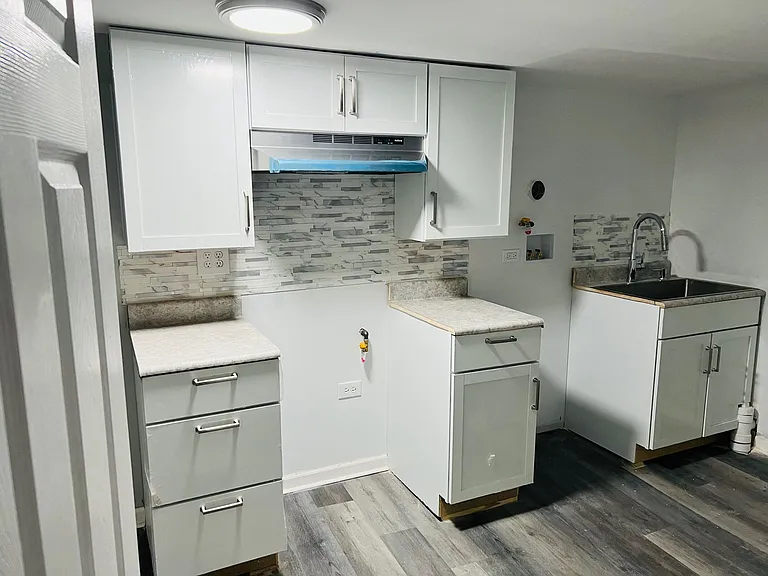 7405 S Princeton Ave #BASEMENT — Photo 12