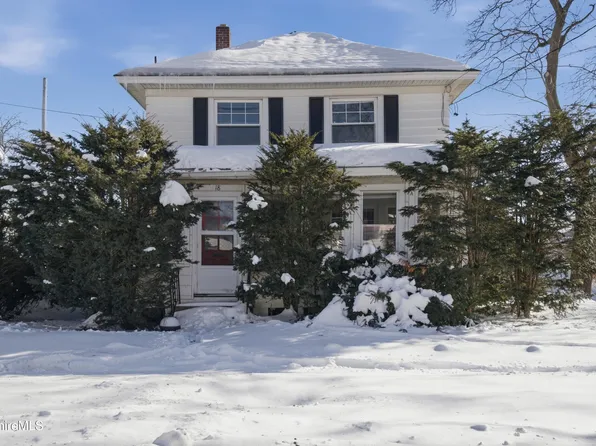 18 Meadow Ln, Pittsfield, MA 01201