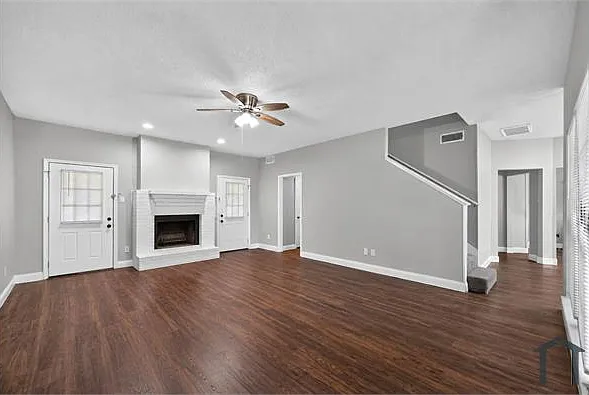 7105 Alissa Dr — Photo 2