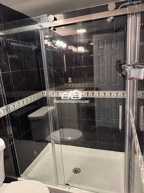 Available Now - Updated 2 Br 2 Bath Condo — Photo 4