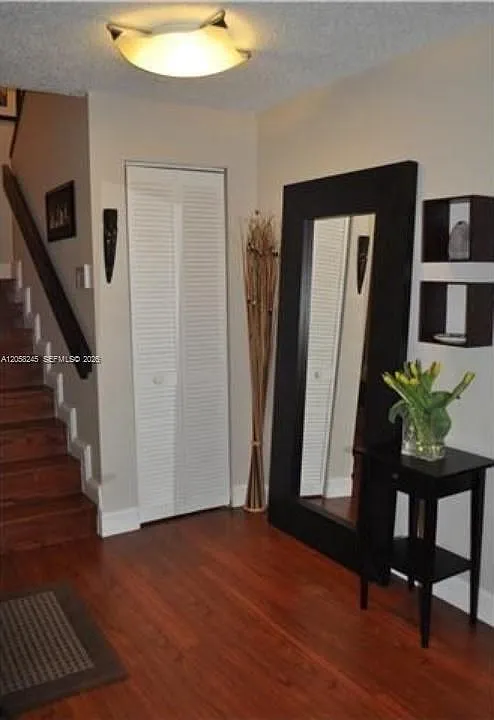 Briar Bay Townhouse Estat — Photo 4
