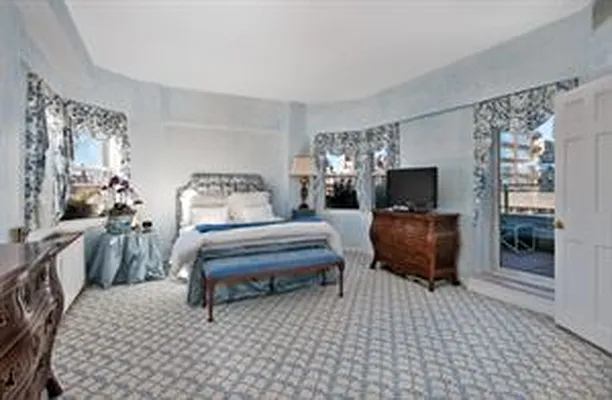 Sold by Douglas Elliman | media 4