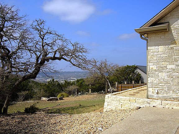 4th image of 1914 Summit Ridge Dr