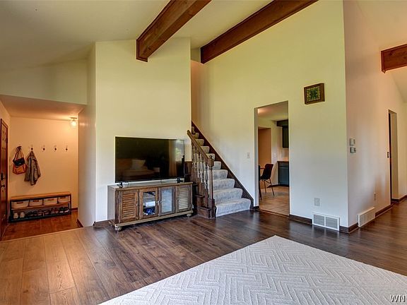 3rd image of 225 Rockdale Dr