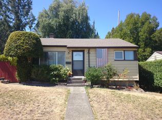 9383 32nd Ave SW, Seattle, WA 98126