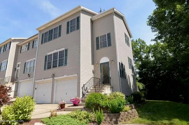 49 Nittany Ln — Photo 1
