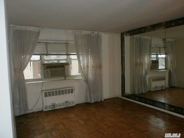 1st image of 2949 137th St APT 1J