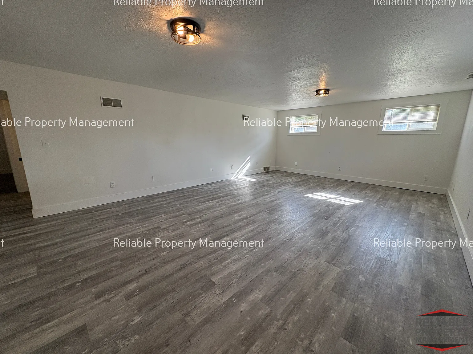 2 bed, $1,000 — Photo 2
