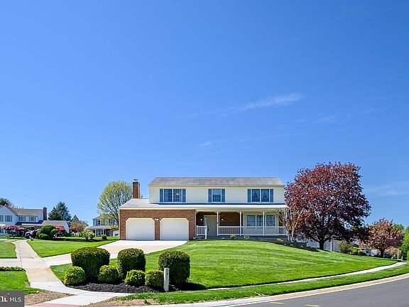 3rd image of 2207 Oak Hunt Ct