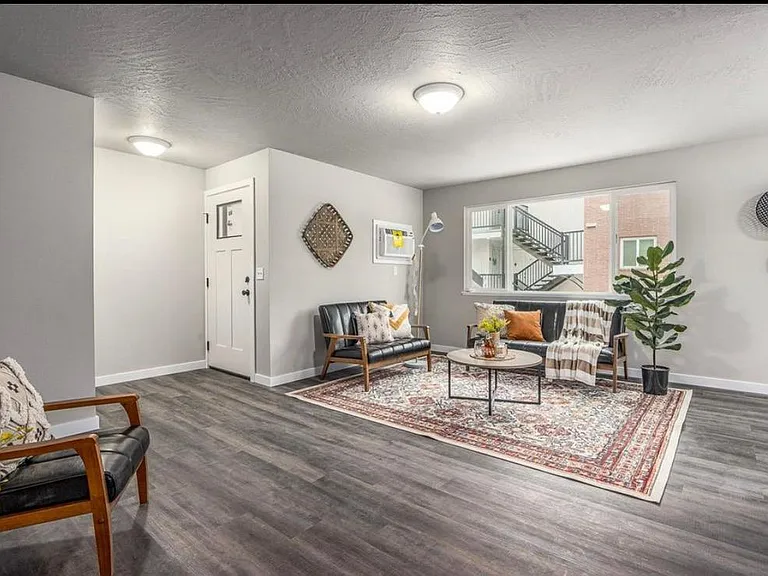 1608 W 8th Ave #201 — Photo 2
