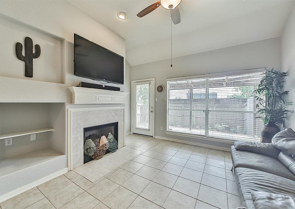 1st image of 7903 Glenn Cliff Dr