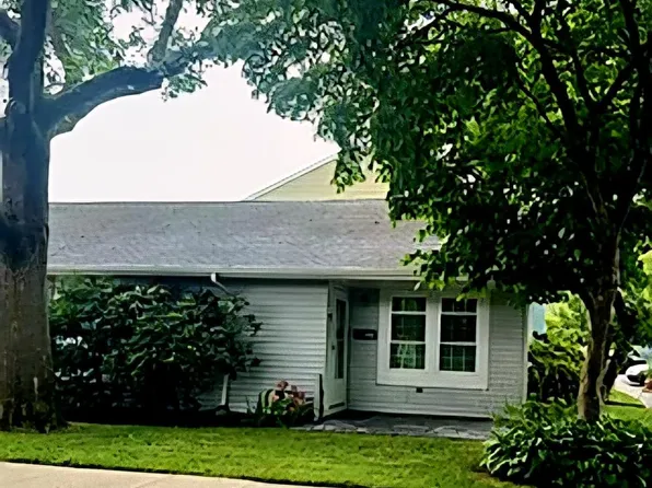 121 Whalers Cove, Babylon, NY 11702