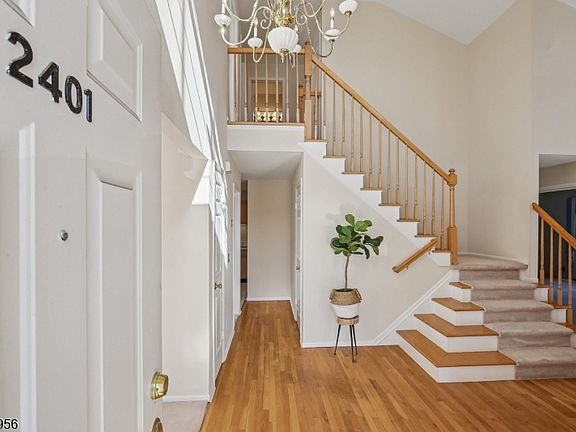 3rd image of 2401 Decatur Ct