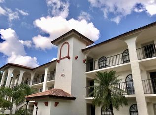 601 Augusta Blvd APT 8, Naples, FL 34113