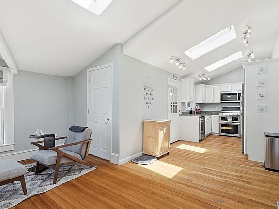 3rd image of 16 Billows St #B