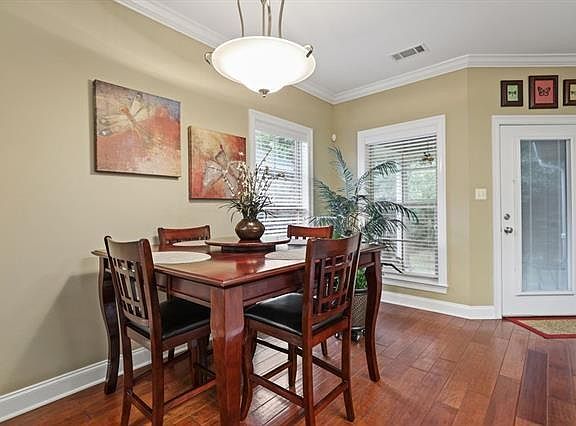 4th image of 43468 Freret St