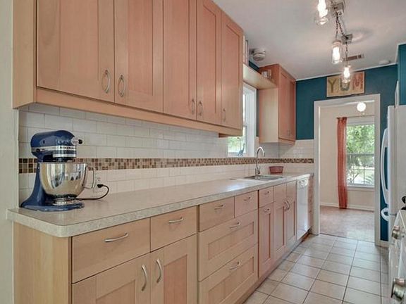 4th image of 1523 Piedmont Ave