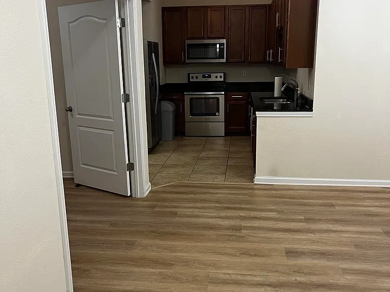 2109 Golden Lake Loop St — Photo 6