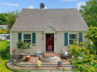 520 Meadow View Ave, Warwick, RI 02889