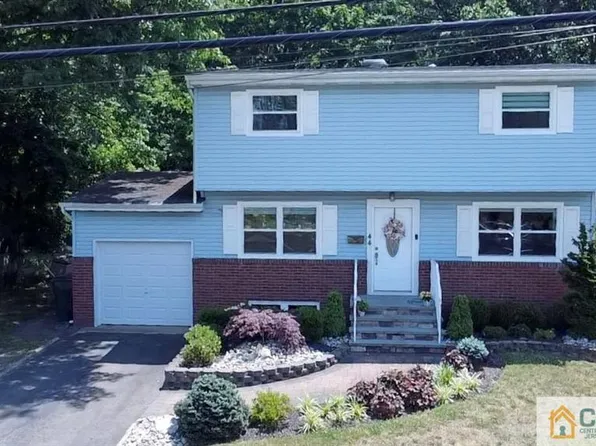 44 Fleetwood Dr, Hazlet, NJ 07730