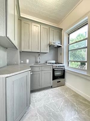 4th image of 287 Smith St #3