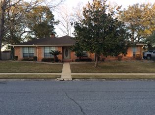 102 Reynolds Cir, Ocean Springs, MS 39564