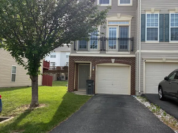 15718 John Diskin Cir, Woodbridge, VA 22191