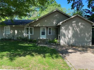 920 S Maxwell St, Siloam Springs, AR 72761