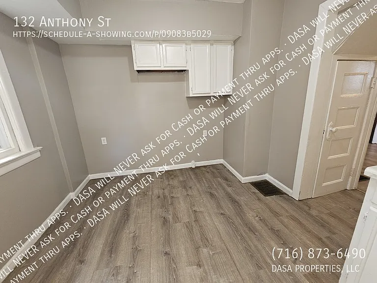 132 Anthony St — Photo 9
