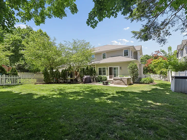 294-296 Tenafly Rd — Photo 38