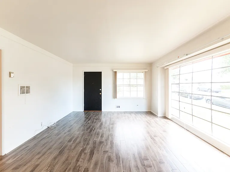 5955 S La Tijera Blvd — Photo 4