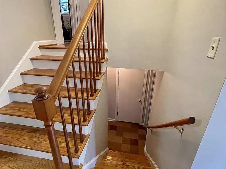 1522 Bradley Dr — Photo 6