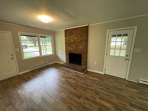 3rd image of 6008 Leo Dr