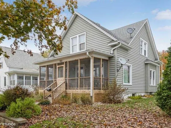 1002 Cedar St, Tipton, IA 52772