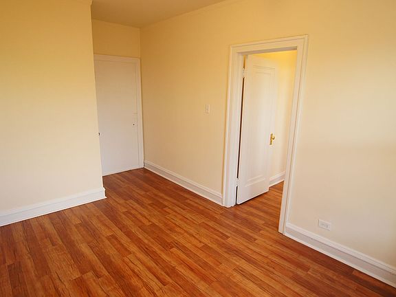 3rd image of 2536 N Sawyer Ave APT 308