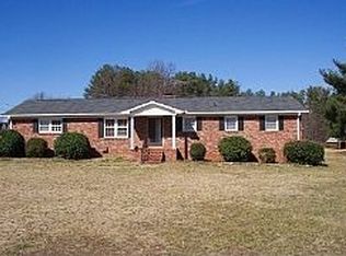 151 Riveroak Dr, Inman, SC 29349