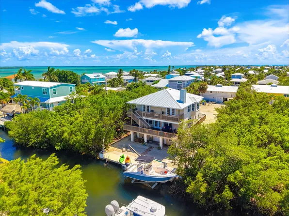 27383 Saint Martin Ln, Ramrod Key, FL 33042