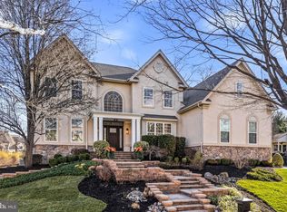 16 Windermere Dr, Moorestown, NJ 08057