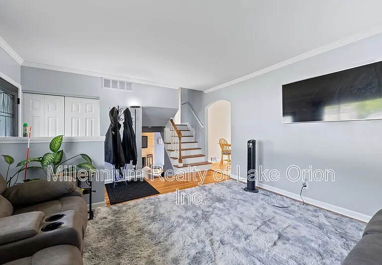 676 Sheffield Rd — Photo 4