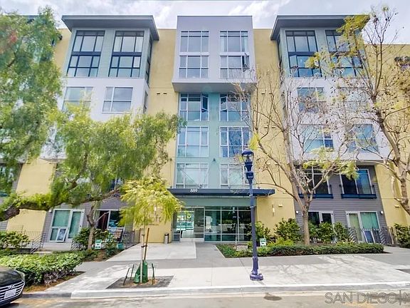 3rd image of 889 Date St Unit 402