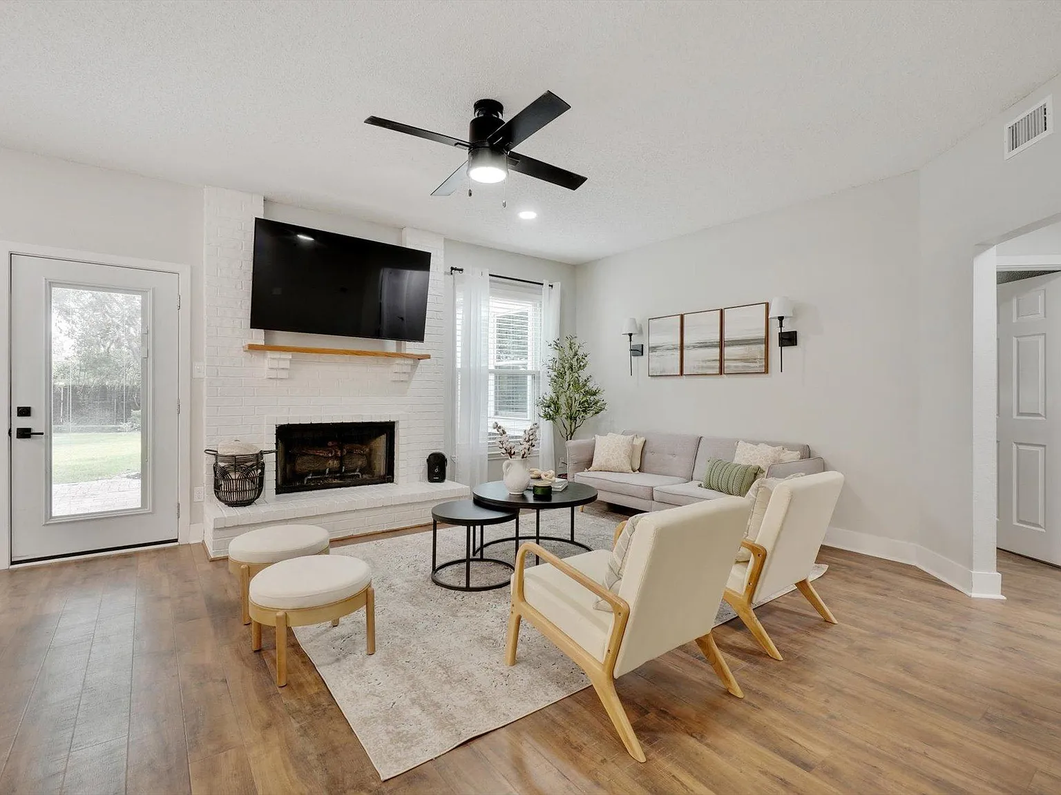 5 bed, 2.5 bath, 2806 sqft, $9,750 — Photo 3