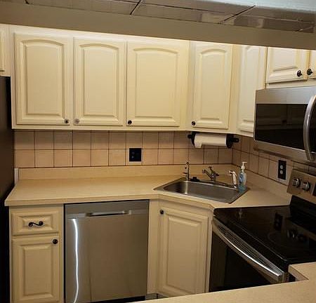 5th image of 820 Sky Pine Way APT C2