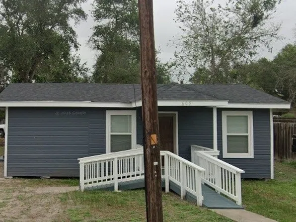 605 Hobbs Ave, Alice, TX 78332