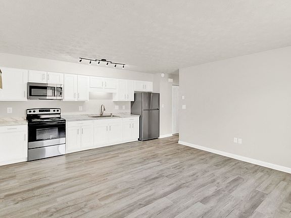 3rd image of 1746 Englewood Dr #5372357